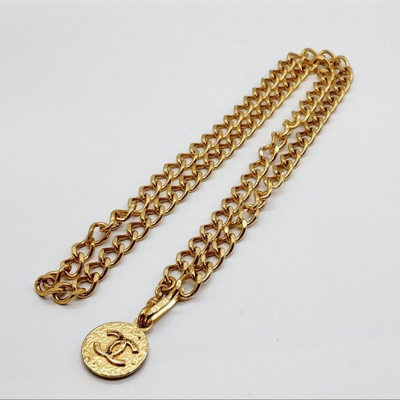 AUTH CHANEL 1982 Vintage Chain Belt Or Necklace Gold 34in - Picture 1 of 8